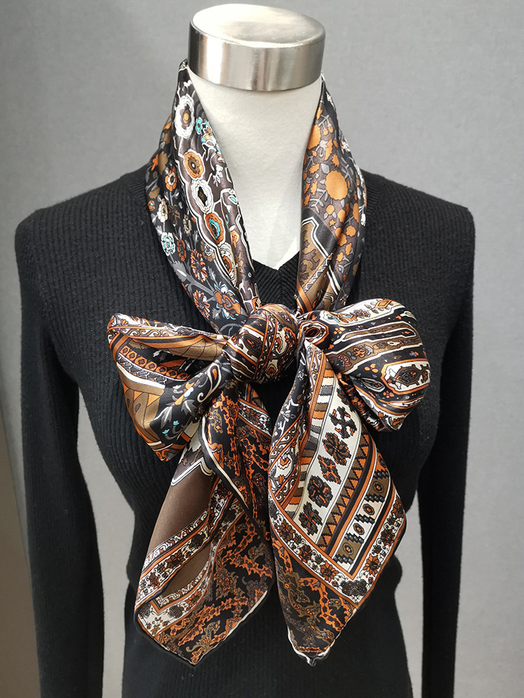 Foulard en soie 110 cm de marq - Travel Accessories Brand avis et prix